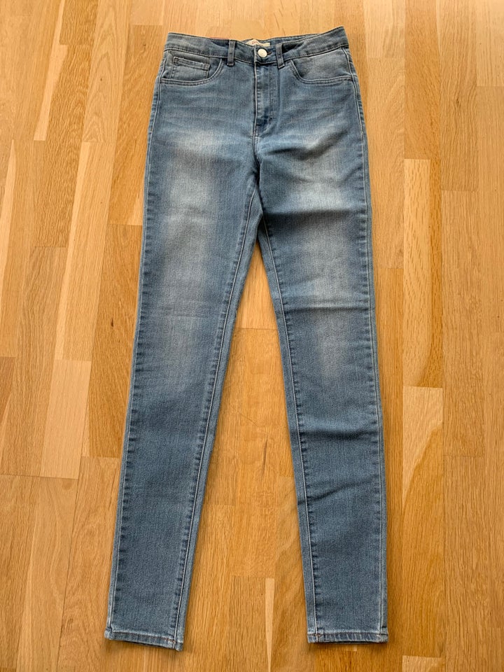 Jeans, Levis, str. 25