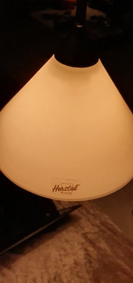 Pendel, Herstal, 2 hvide lyse Herstal lamper med omformer. Lamper og pærer i fin og intakt stand. Ly