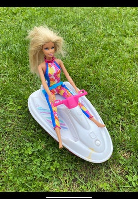 Barbie, Vandscooter, Cool retro vandscooter m. “Sikkerhedssele”. Brugsspor. Barbie medfølger ikke, m