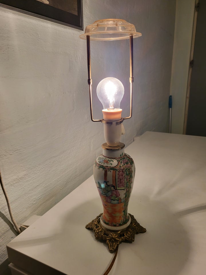 Anden bordlampe, Kinesisk bordlampe