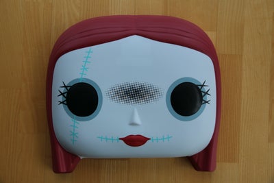 Udklædningstøj, oversize maske, Funko Pop - Sally, Helt ny.
Fra 8 år.
Måler ca. 38 x 41 cm.
Med elas