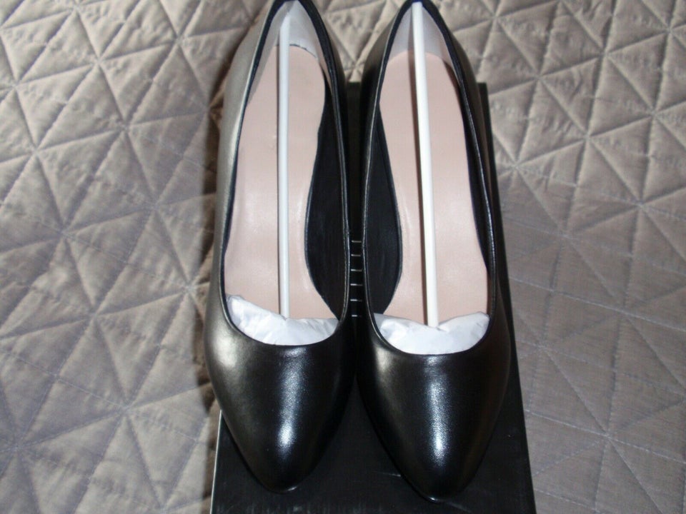 Pumps, str. 38, bianco