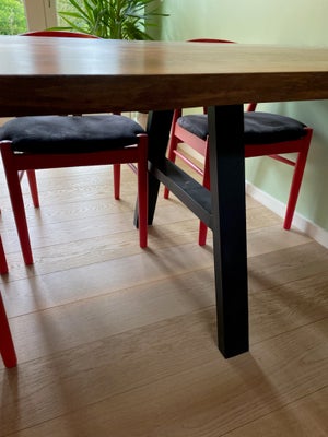 Spisebord, Ege planker, b: 100 l: 400, 3 års gammel egeplankebord nypris 35000 står i brenderup på f