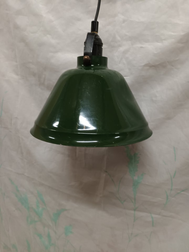 Anden loftslampe, Lyfa