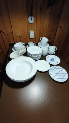 Porcelæn, Diverse kopper tallerkener, Royal Copenhagen, Salto og andet, en enkelt Lyngby ting,Se fot