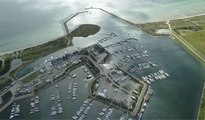 3,3 x 12 meter (H2) plads i Greve Marina 
Årlig afgift til havnen 5333kr (2024), billig løft af båd,