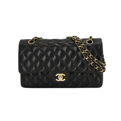 Crossbody, Chanel, læder, The Chanel Double Flap shoulder bag in timeless black leather epitomizes l