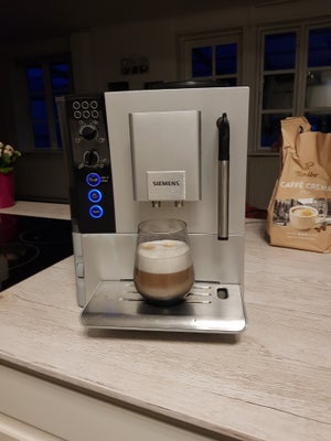 Kaffemaskine, Siemens eq5, Vil du have en kaffe?

Tryk på 1 knap!