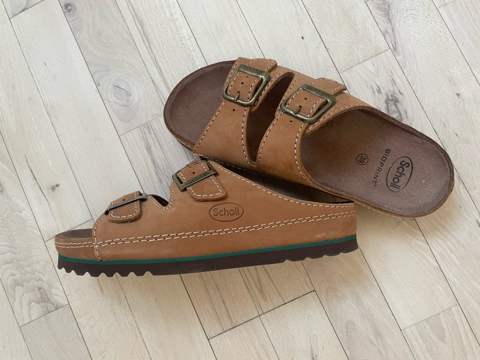 Sandaler, str. 39, Scholl