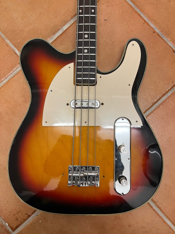 Halvakustisk bas, andet mærke Rover bass guitar