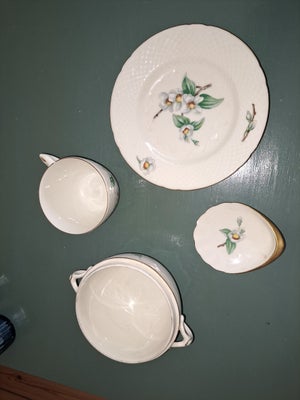 Porcelæn, Blandet porcelæn, Heimdal, 1 sukkerskål uden låg 75 kr
1 kop uden underkop med lille afsla