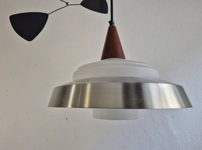 Pendel, Vintage - retro, Bent Karlby lampe af opalglas, teak træ og børstet alu.
Har lidt brugsspor.