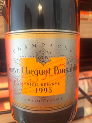 Vin, Champagne,  Veuve Clicquot RICH RESERVE 1995

Vintage Champagne / France / Gule enke
Original k