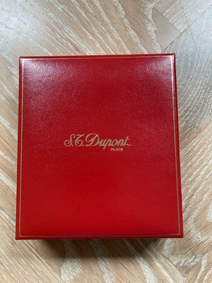 Lighter, Sølv dupont lighter, Dupont lighter i sølv fra ‘91
Original kasse, papirer og en enkelt sti