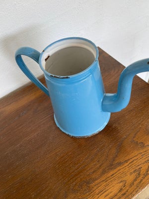 Emalje, Kaffekande, Madame Blå, Madame Blå kaffekande - Højde 18 cm
Fragt 40 kr - varer fra "Sælgers