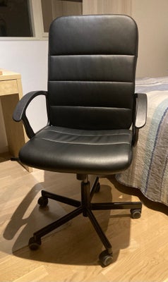 Kontorstol, IKEA, Like new!
Office chair
Asking 250 dkk or best offer!