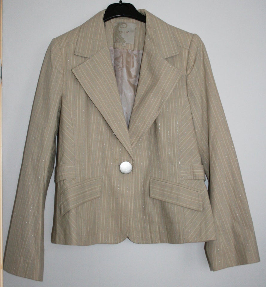 Blazer, str. 40, Fransa