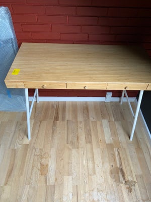 Skrivebord, Ikea, super fin bord, næsten ikke brugt. lavet af fint træ, og masser plads til dine tin