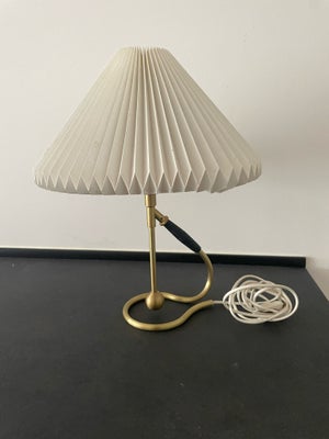 Anden arkitekt, Væglampe, bordlampe , bordlampe, Kåre Klint . Meget velholdt lampe nr  306 med orgin