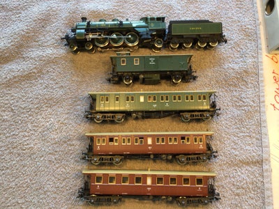Modeltog, Märklin Damplokomotiv og fire passager vogne, skala Ho, Märklin ,samlet pris 995. Kr. 3092