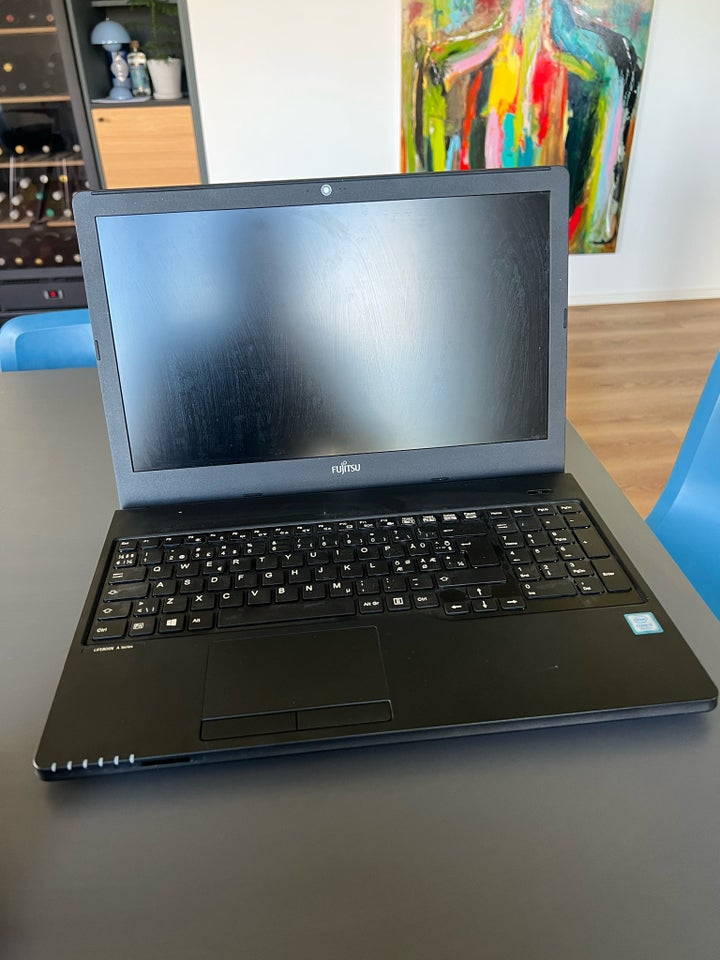 Fujitsu Liifebook A557, I5 GHz, 8 GB ram