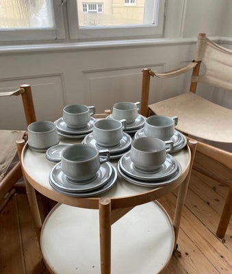 Keramik, Bing og Grøndahl thestel, Skønt ældre Bing og Grøndahl keramik / stentøj med grå glasur og 