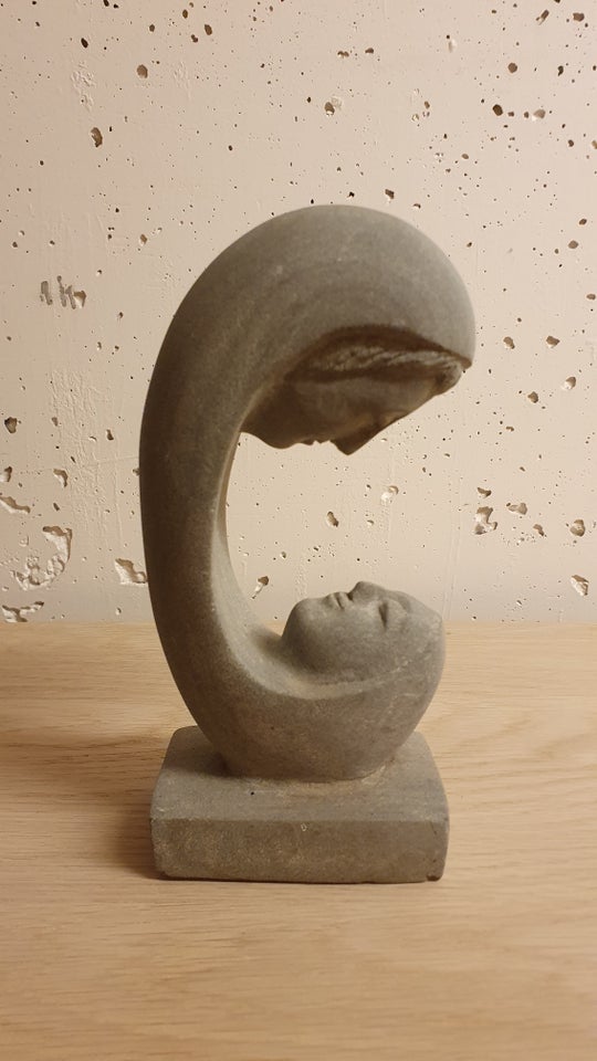 Morr-barn / Mor og barn stenfigur, Stenfigur