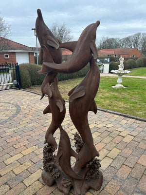 Træskulptur af delfiner, Dekorativ skulptur af træ. Stået i carport i 10 år. Opmærksom på slidtage a