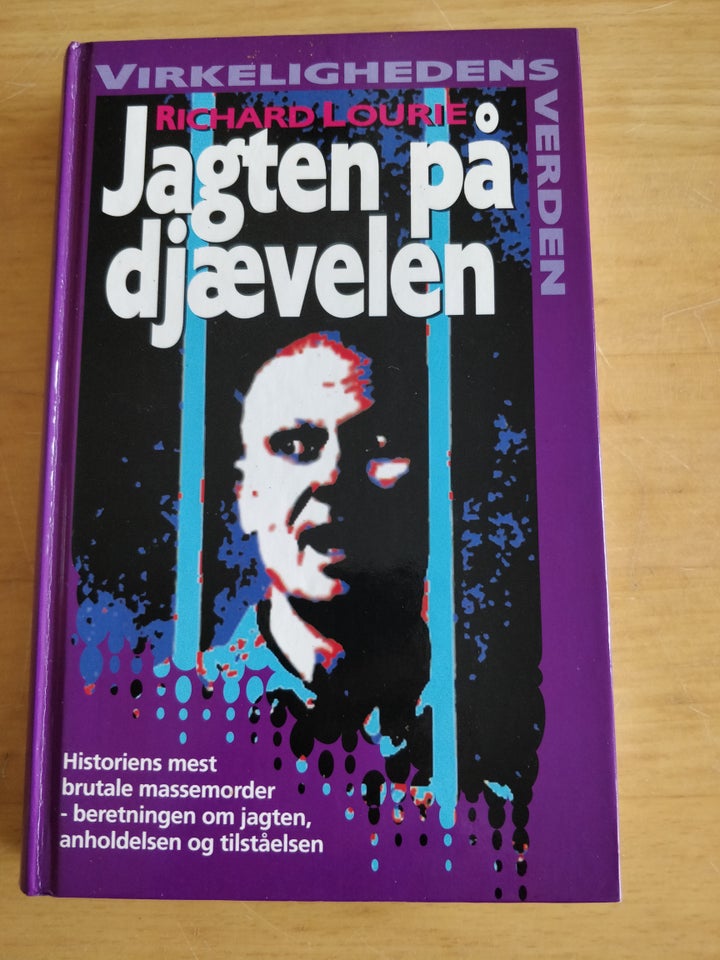 Jagten på djævelen, Richard Lourie, genre: krimi og