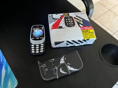 Nokia 3310, God,      
     
Ligger i original kasse.
Cover, manual og datakabel er også med.