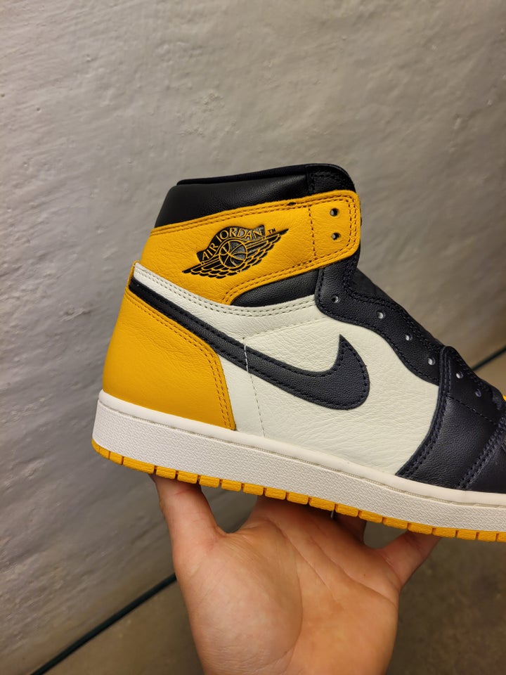 Sneakers, Jordan 1 high Taxi / Yellow Toe, str. 43