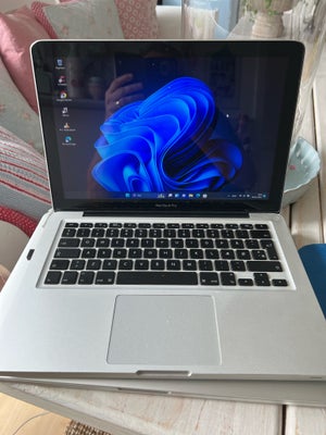 MacBook Pro, 13" ( Med Windows 11) , Intel Core 2 Duo 2.66 GHz, 4 GB ram, 256 GB harddisk, God, Macb