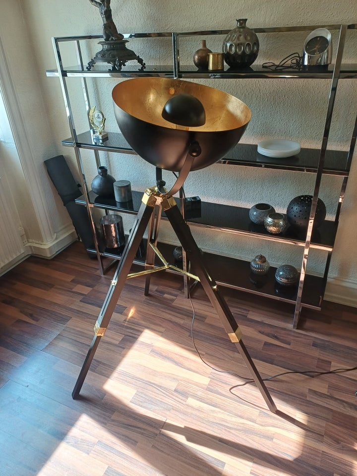 Super cool lampe i sort og guld, Eglo covaleda 164 cm