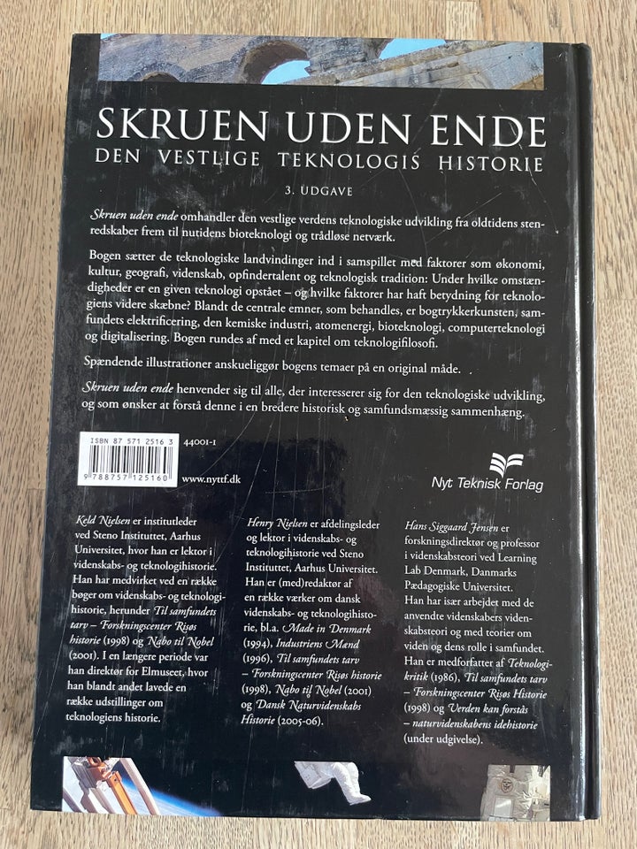 Skruen uden ende, Keld Nielsen m.fl., emne: historie og