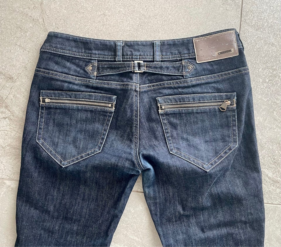 Jeans, Diesel, str. 29