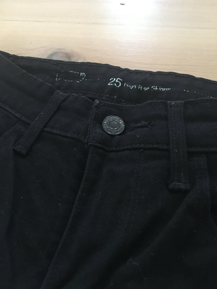 Jeans, Levis, str. 25