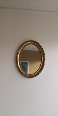 Anden type spejl, Vægspejl

Super flot retro vintage ovalt væg spejl.

Tror det er ret gammelt, men 