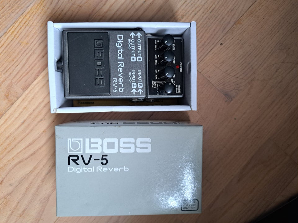 Boss Digital Reverb RV-5, Boss Digital Reverb RV-5