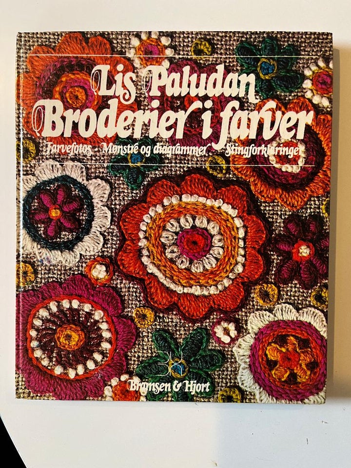 Broderier i farver, Lis Paludan, emne: håndarbejde
