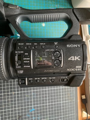 Videokamera, digitalt, Sony, PXW-Z150, God, Sony PXW-Z150 4K Handheld Camcorder
+ 4 batterier (DV-4S