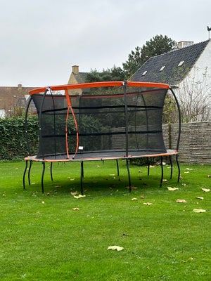 Trampolin, GRATIS, Til afhentning og nedtagning.
Fin stand, ca 2 år
Ø396 cm