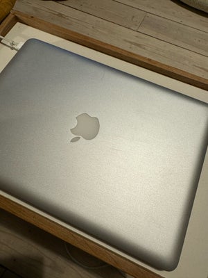 MacBook Pro, 2009, 2.26 GHz, 8 GB ram, 256 GB harddisk, God, Sælger min gamle MacBook Pro fra 2009.
