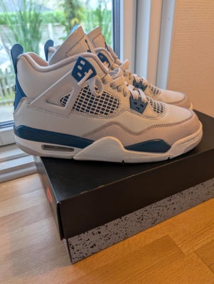 Sneakers, Nike, str. 40,  Hvid,  Skind,  Ubrugt, Air Jordan 4 Retro perfekt. Det var et fejlkøb og k