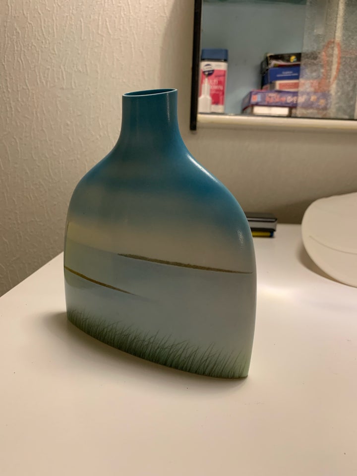 Vase , Pentik novus