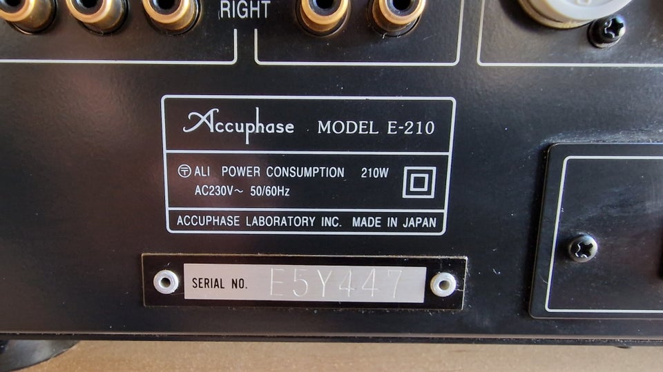 Integreret forstærker, Accuphase, E-210