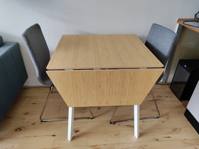 Spisebord m/stole, Bambus, Ikea, b: 77 l: 77, Spisebordssæt med 2 stole, pænt, velholdt og i god kva