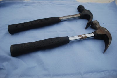 Hammer, Ukendt, 2 stk  brugte kløfthammere.
Kløfthammer er en af de mest populære hammere, og den ka