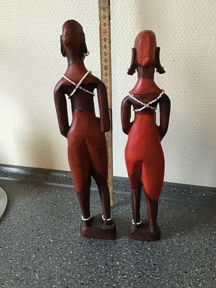 Træ figurer, Ukendt