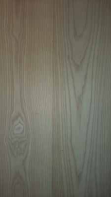 Parket plankegulv, Ask, 15 mm, 6,5 kvm, 185 mm. bredde planker  205 cm. lange Hvid matlak
Wiking gul