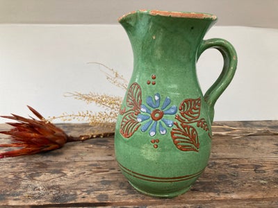 Keramik kande, 


højde 20 cm, brugsspor på kanten (se billedet), meget smuk og speciel kande